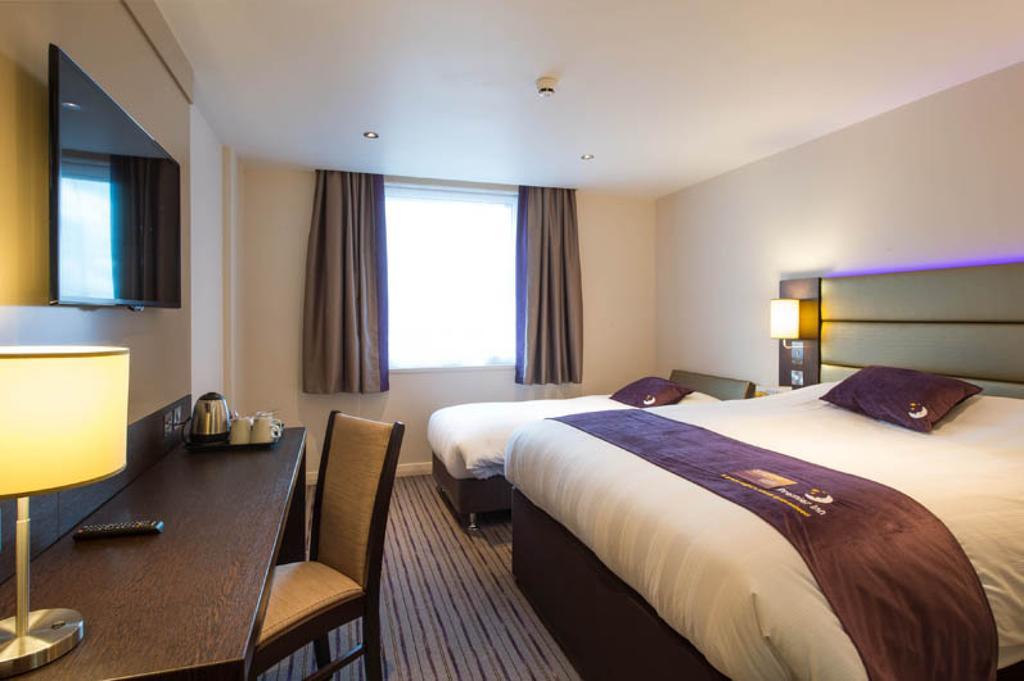 Premier Inn Falkirk - Larbert Esterno foto