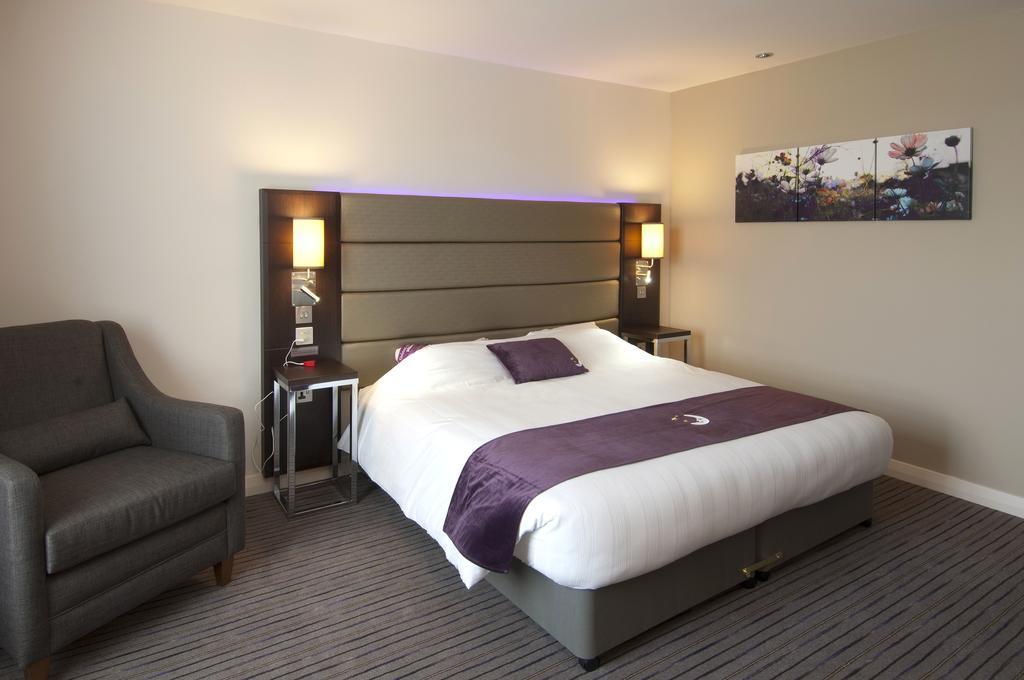 Premier Inn Falkirk - Larbert Esterno foto