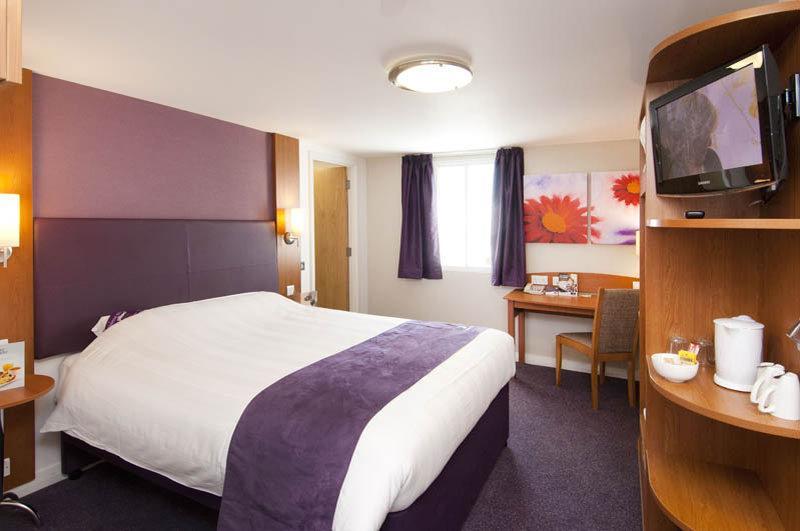 Premier Inn Falkirk - Larbert Esterno foto